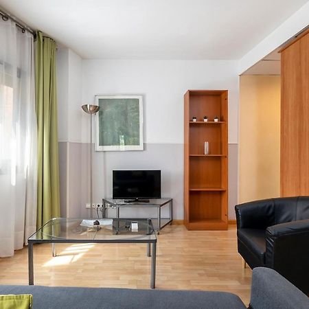 Apartments Sata Park Guell Area บาร์เซโลนา ภายนอก รูปภาพ