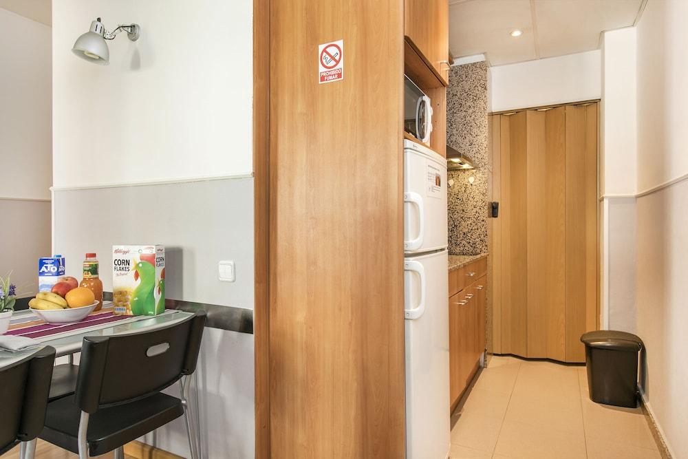 Apartments Sata Park Guell Area บาร์เซโลนา ภายนอก รูปภาพ