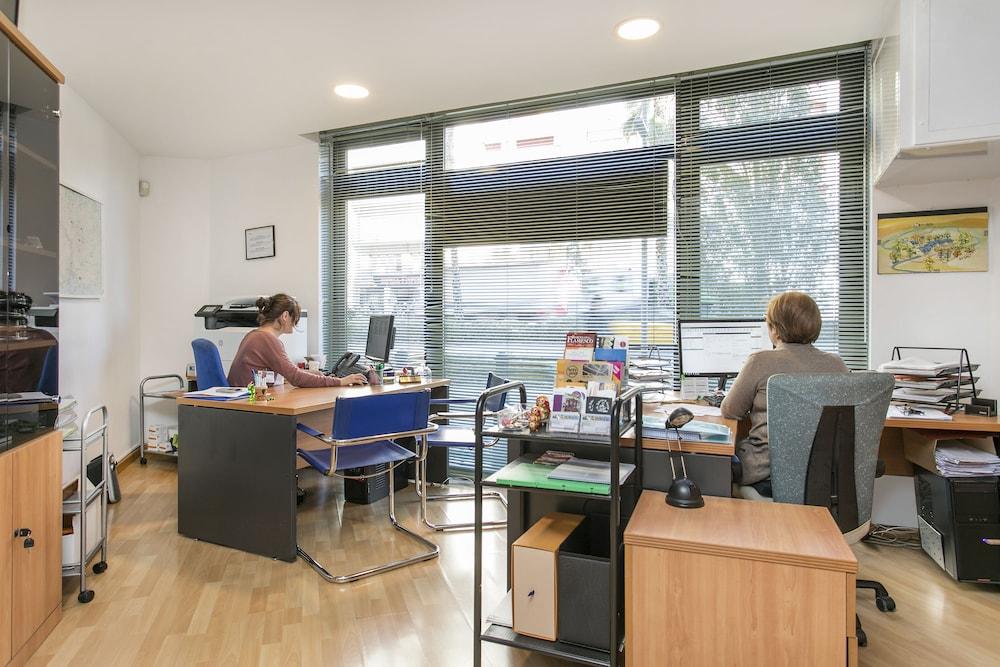 Apartments Sata Park Guell Area บาร์เซโลนา ภายนอก รูปภาพ