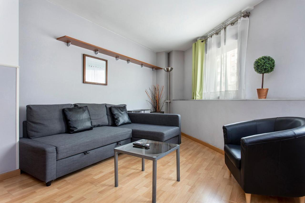 Apartments Sata Park Guell Area บาร์เซโลนา ภายนอก รูปภาพ