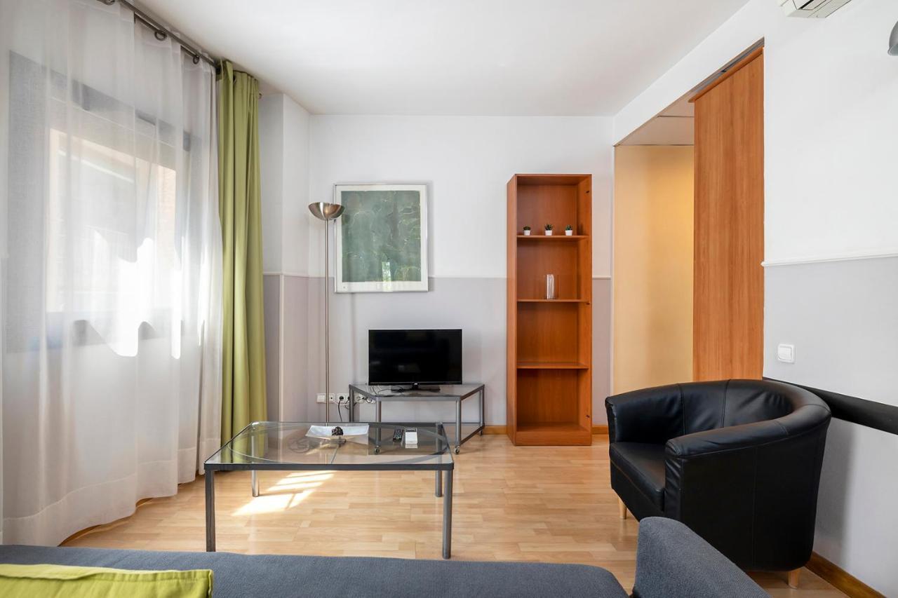 Apartments Sata Park Guell Area บาร์เซโลนา ภายนอก รูปภาพ