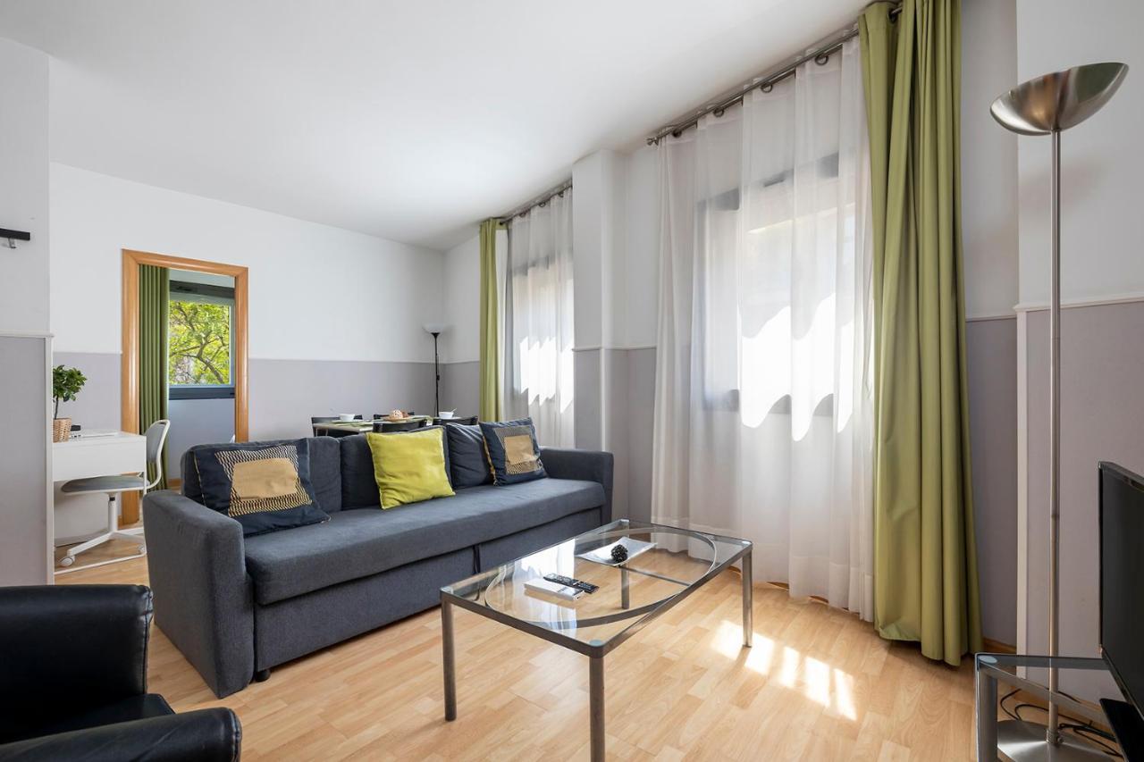 Apartments Sata Park Guell Area บาร์เซโลนา ภายนอก รูปภาพ