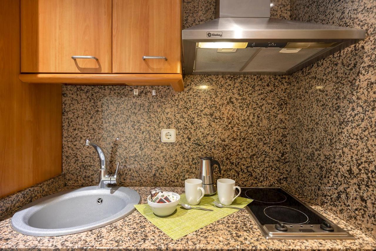Apartments Sata Park Guell Area บาร์เซโลนา ภายนอก รูปภาพ