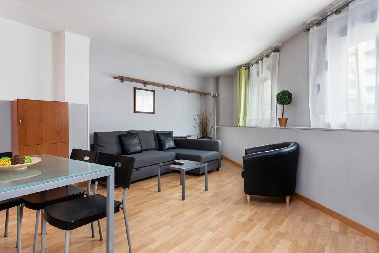 Apartments Sata Park Guell Area บาร์เซโลนา ภายนอก รูปภาพ