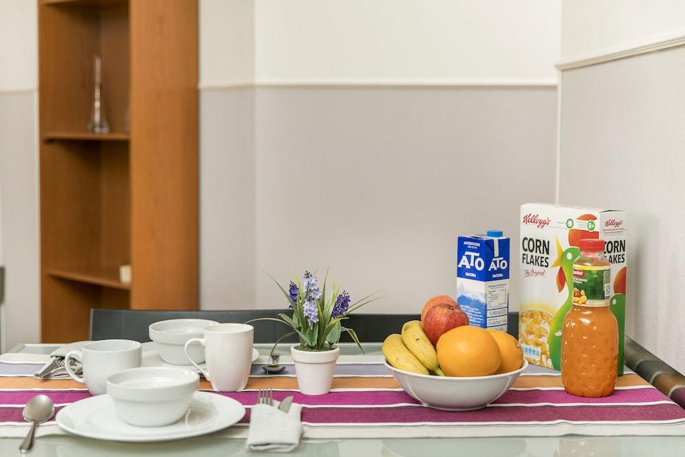Apartments Sata Park Guell Area บาร์เซโลนา ภายนอก รูปภาพ