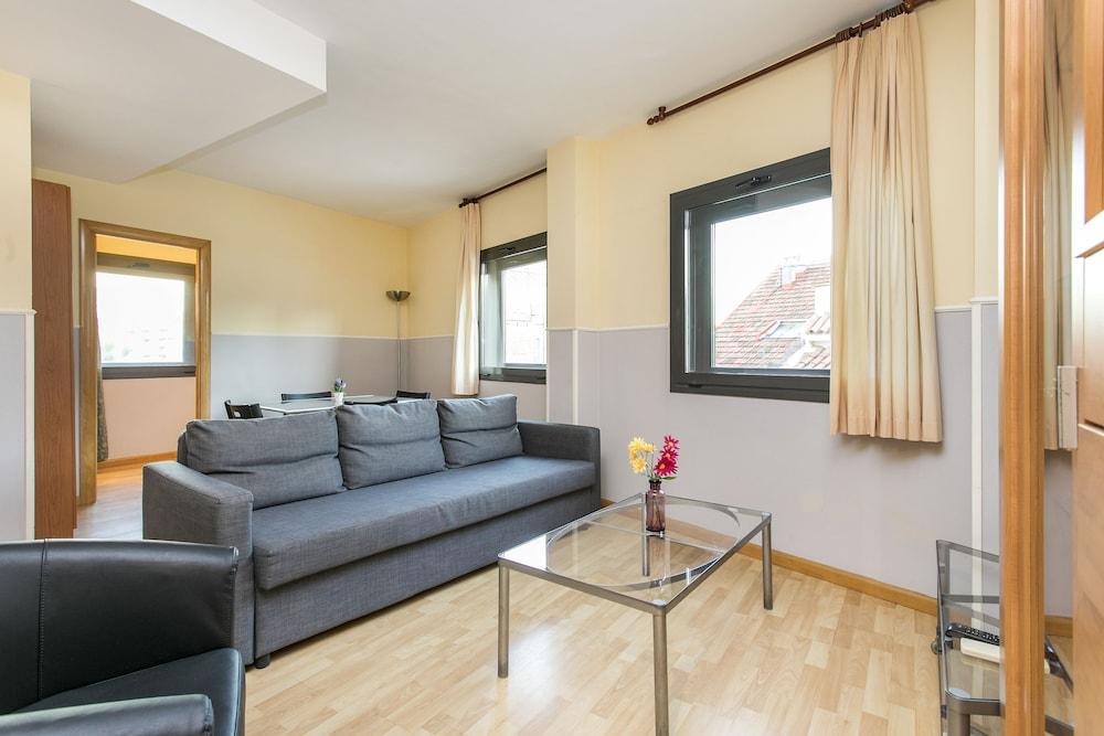 Apartments Sata Park Guell Area บาร์เซโลนา ภายนอก รูปภาพ