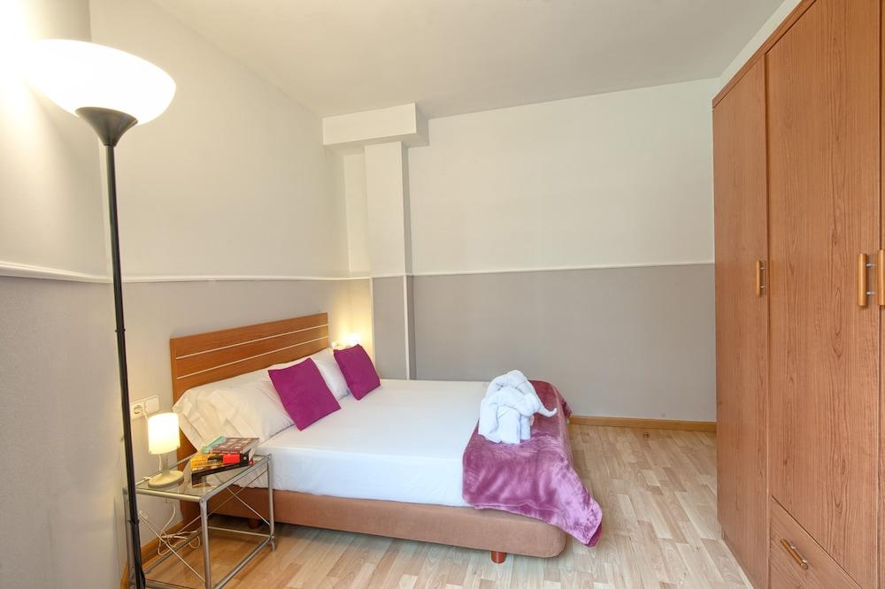 Apartments Sata Park Guell Area บาร์เซโลนา ภายนอก รูปภาพ