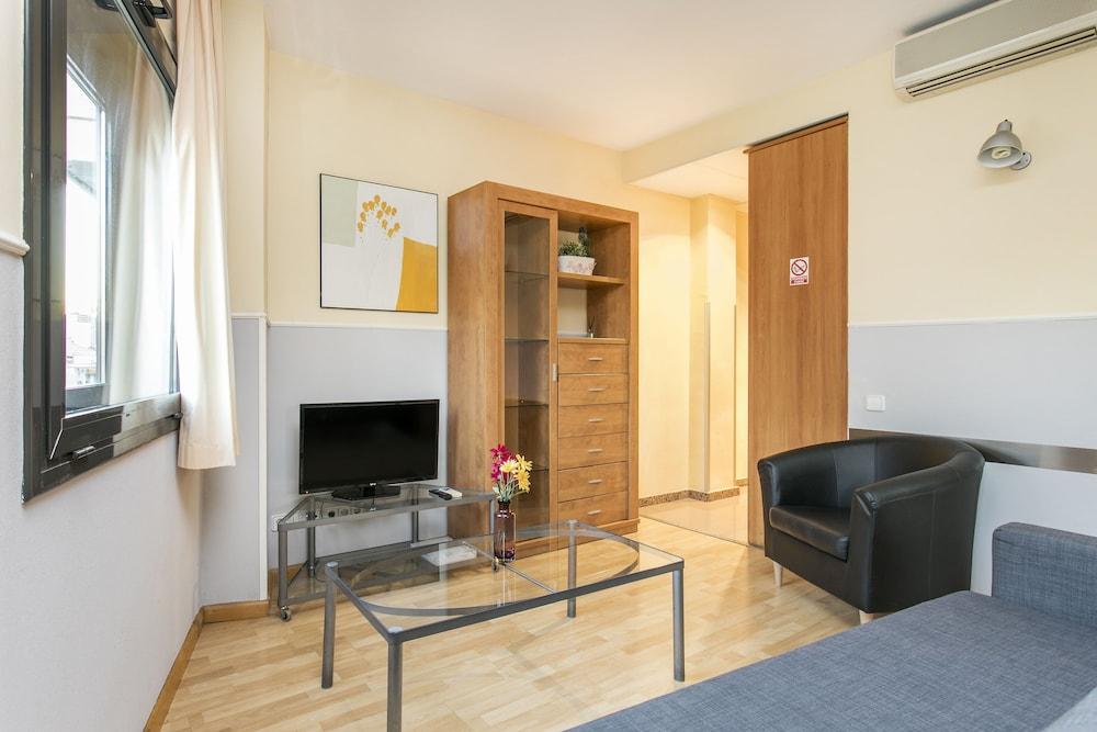 Apartments Sata Park Guell Area บาร์เซโลนา ภายนอก รูปภาพ